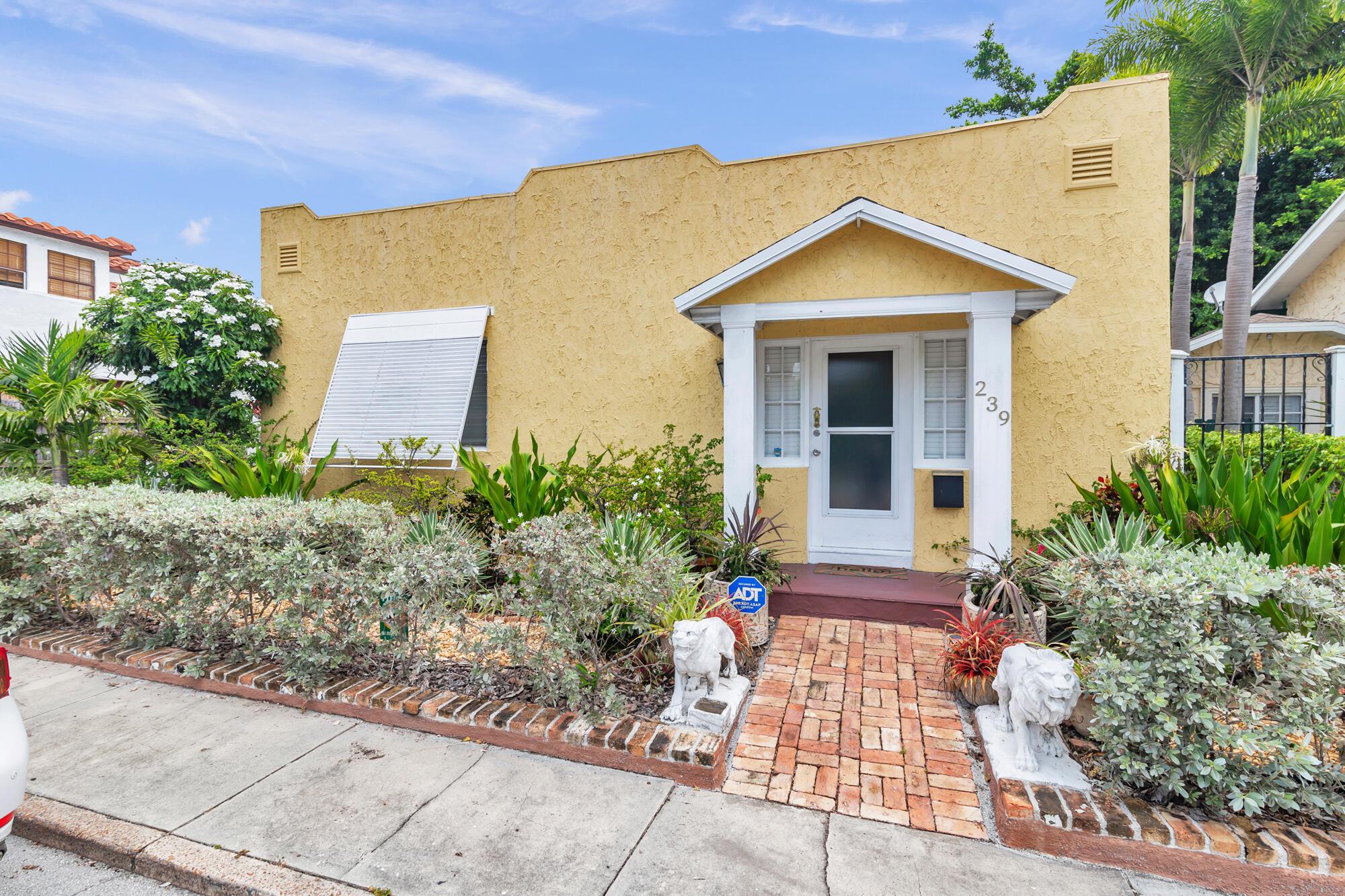 239 Lytton Ct