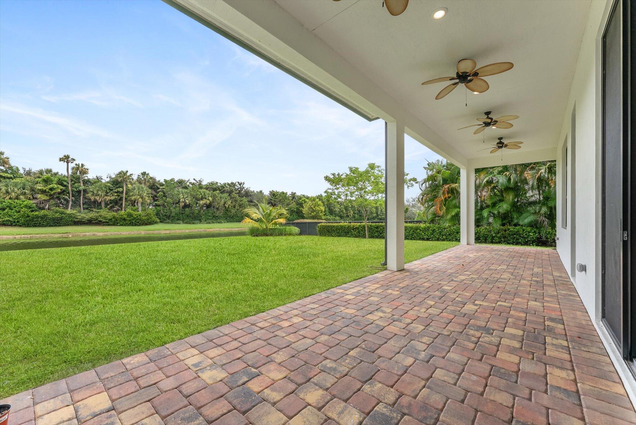 8195 Grand Prix Ln Boynton Beach, FL 33472