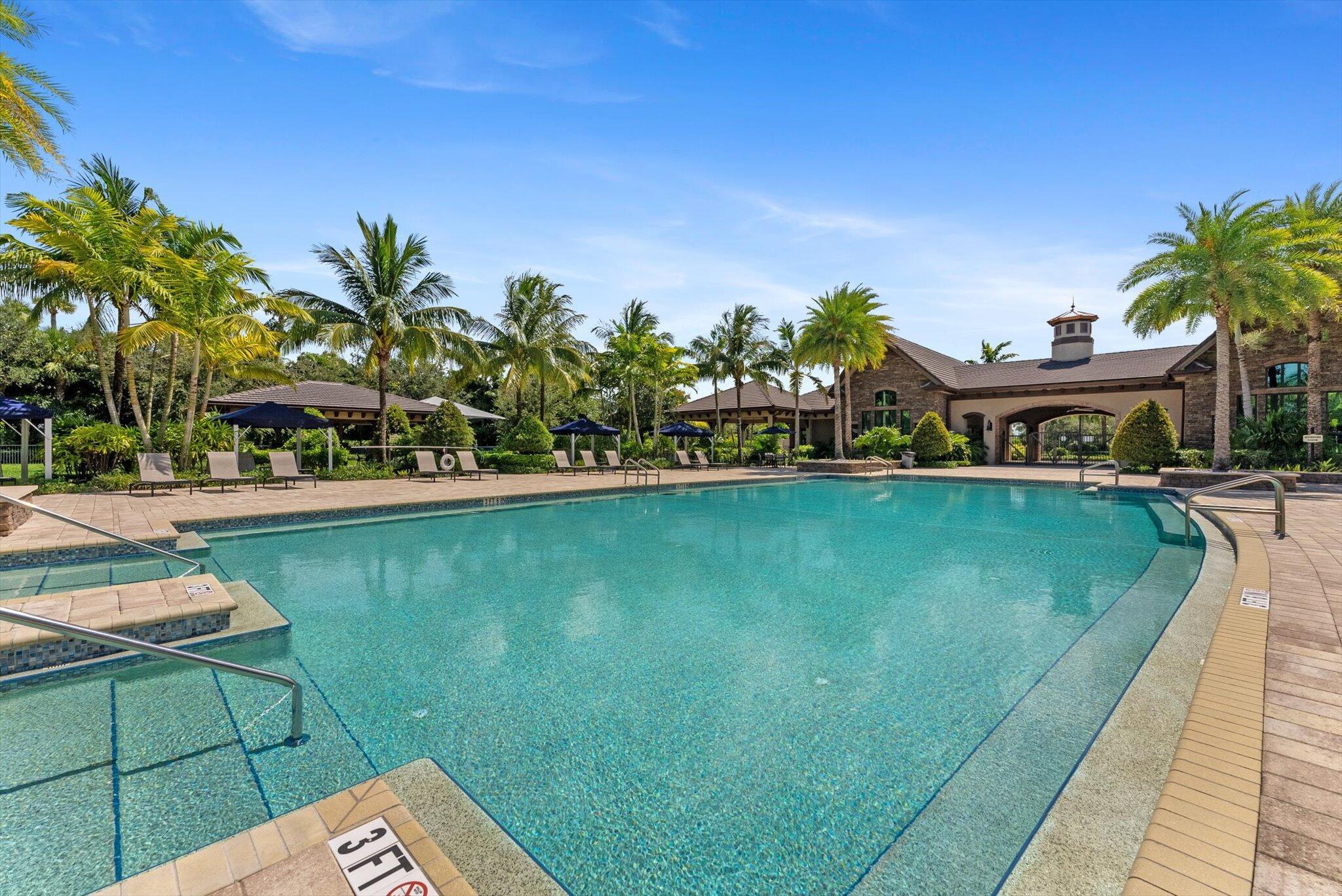 8195 Grand Prix Ln Boynton Beach, FL 33472