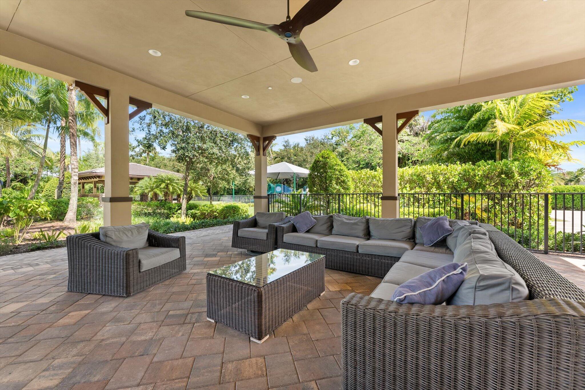 8195 Grand Prix Ln Boynton Beach, FL 33472