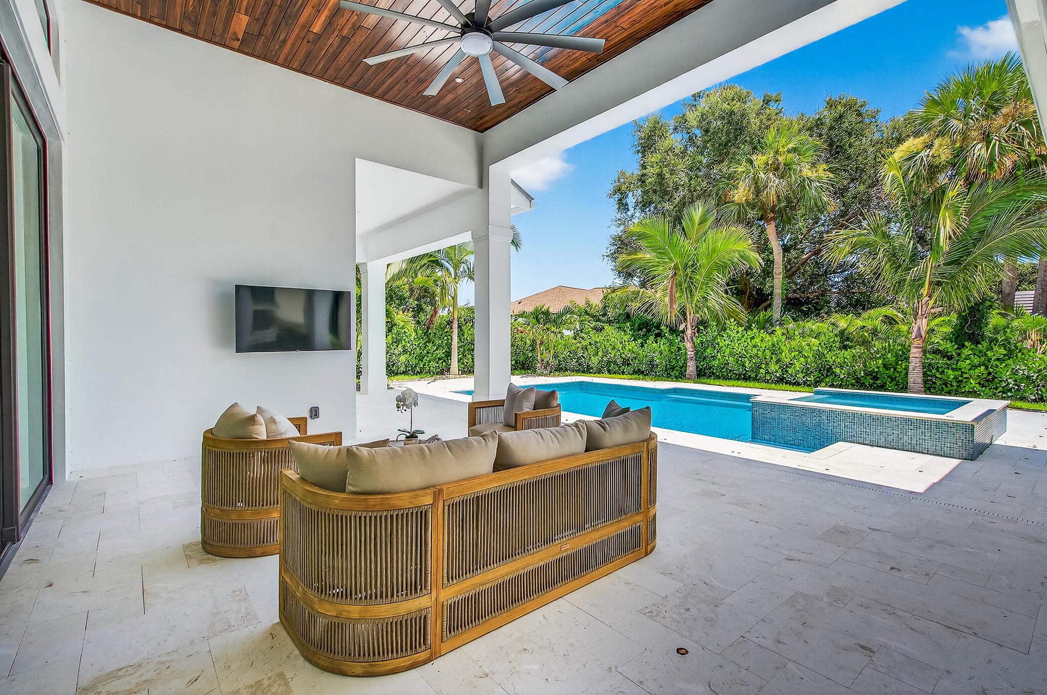 736 Norfolk Pine Ln Vero Beach, FL 32963