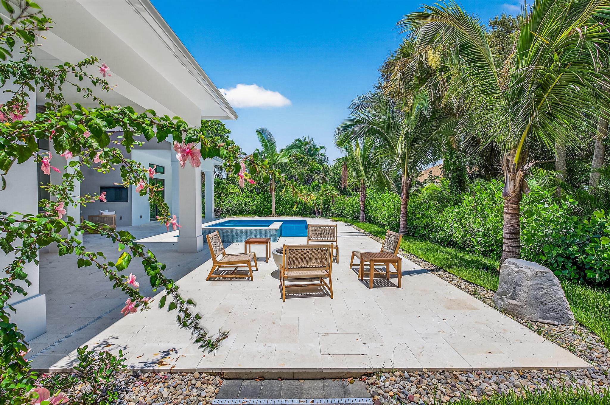 736 Norfolk Pine Ln Vero Beach, FL 32963