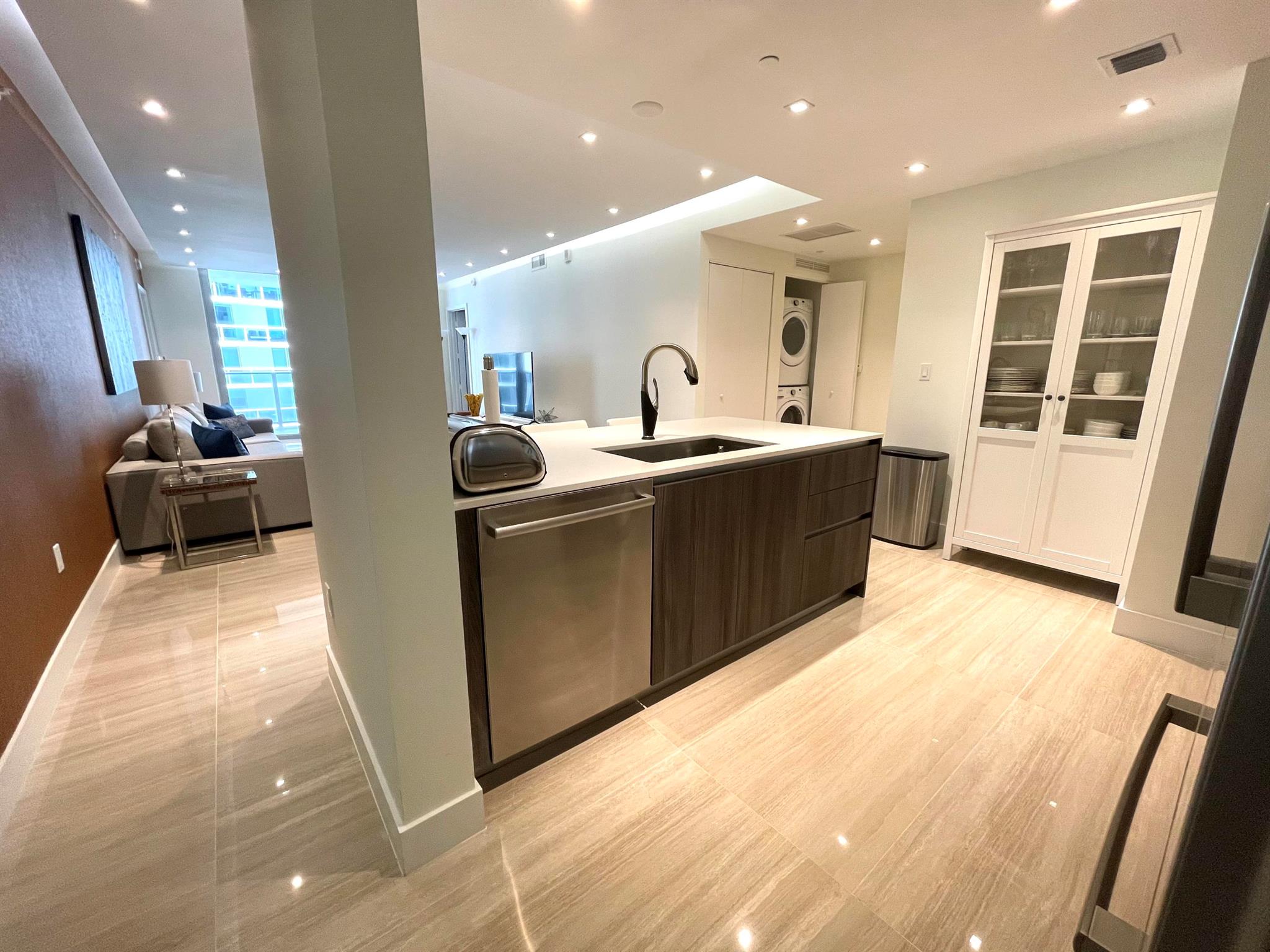image Aria On The Bay Condo14