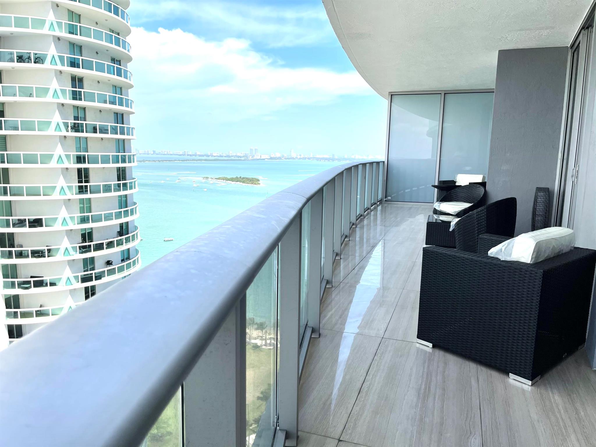 image Aria On The Bay Condo17