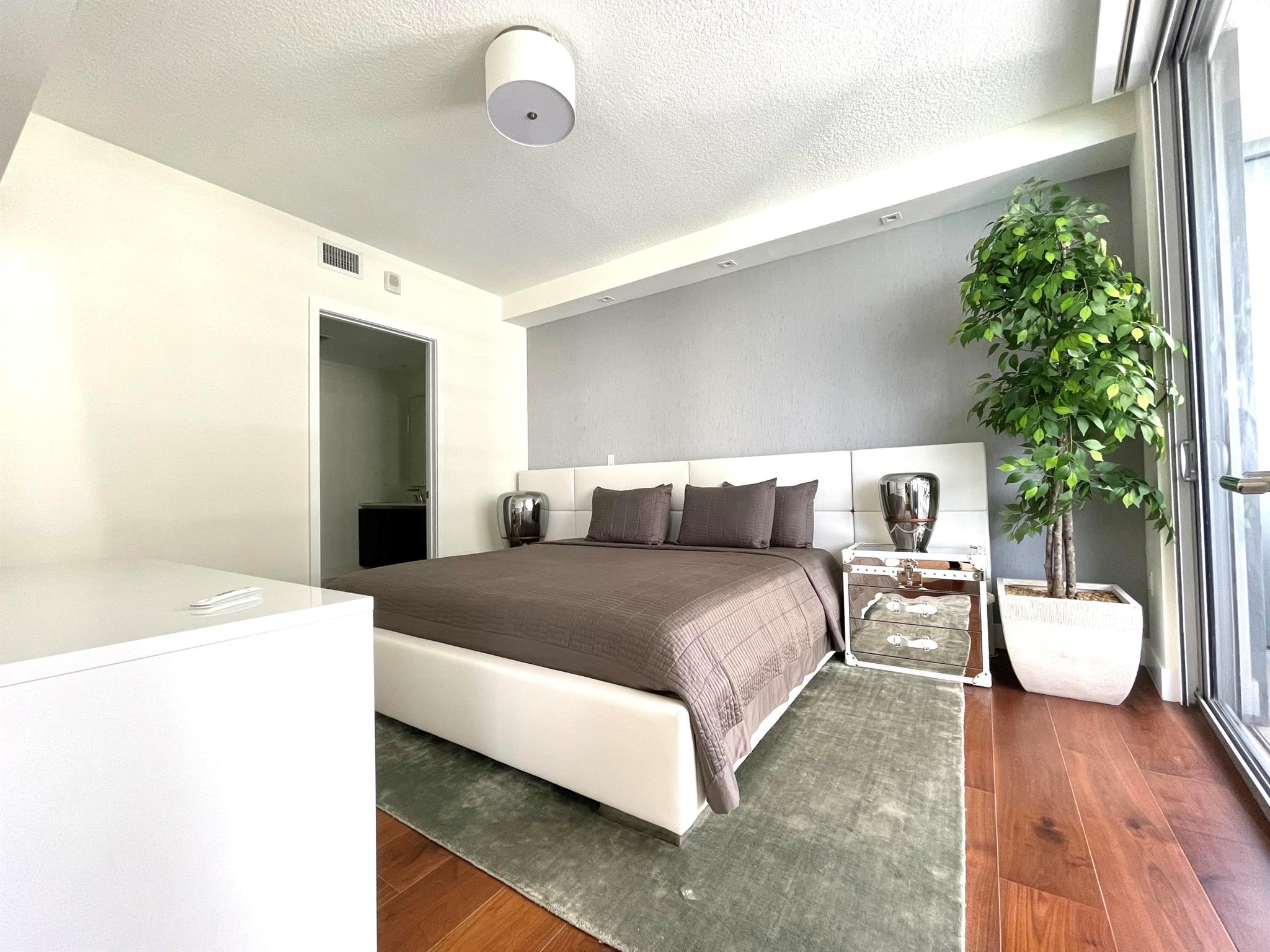 image Aria On The Bay Condo18