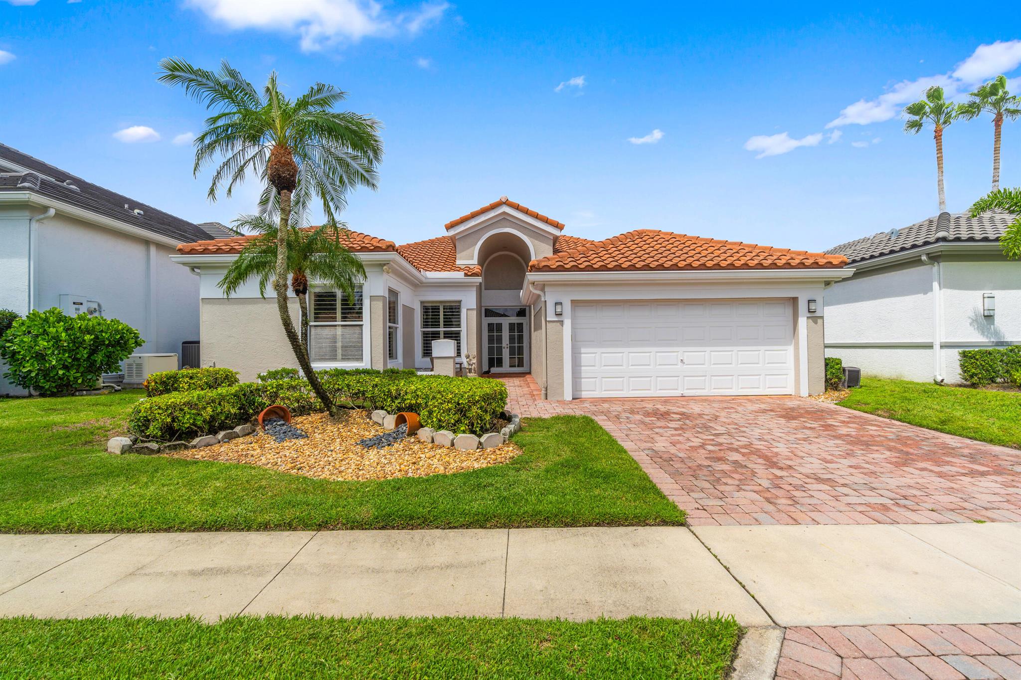 5651 NW 38th Ter