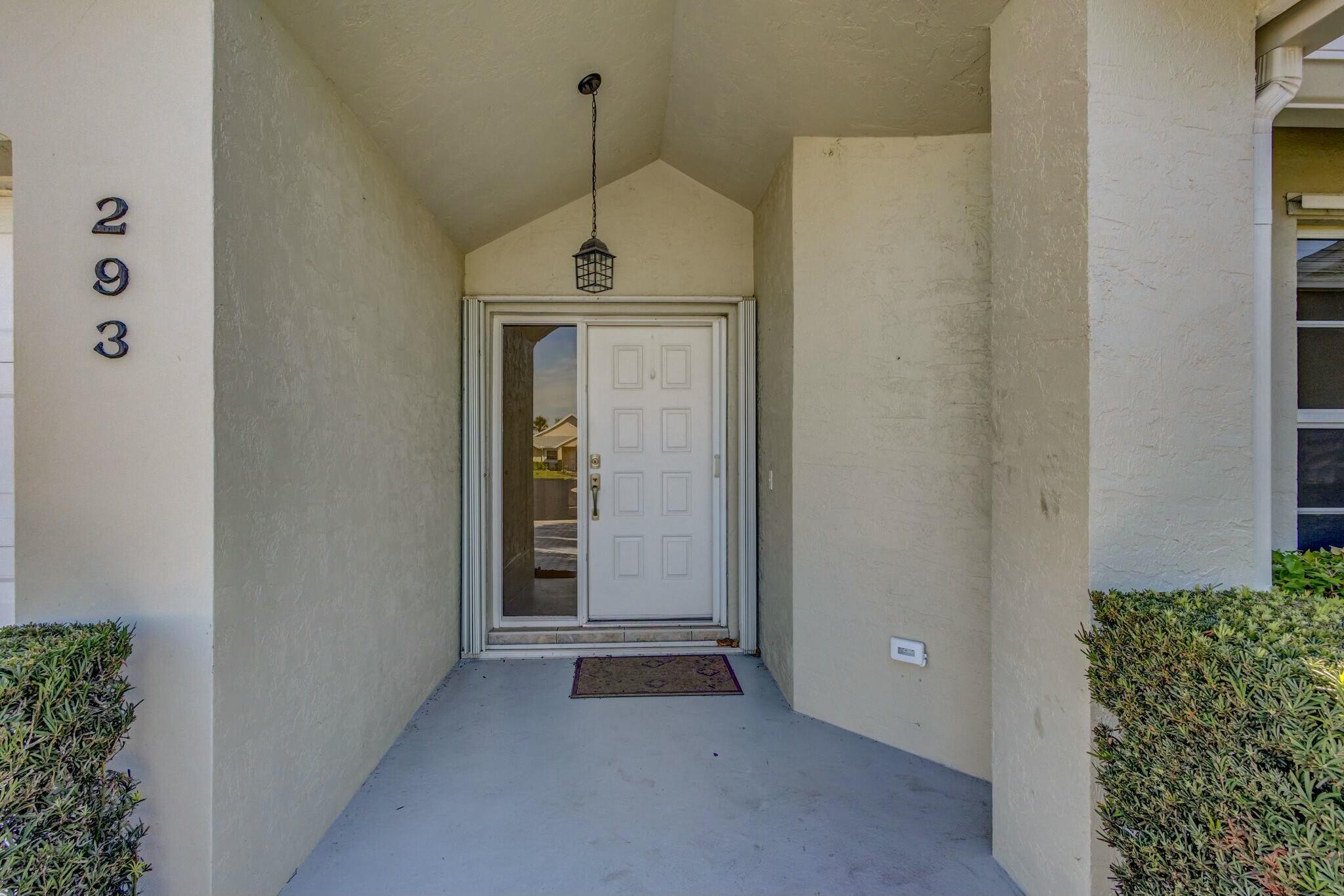 293 Moccasin Trl Jupiter, FL 33458