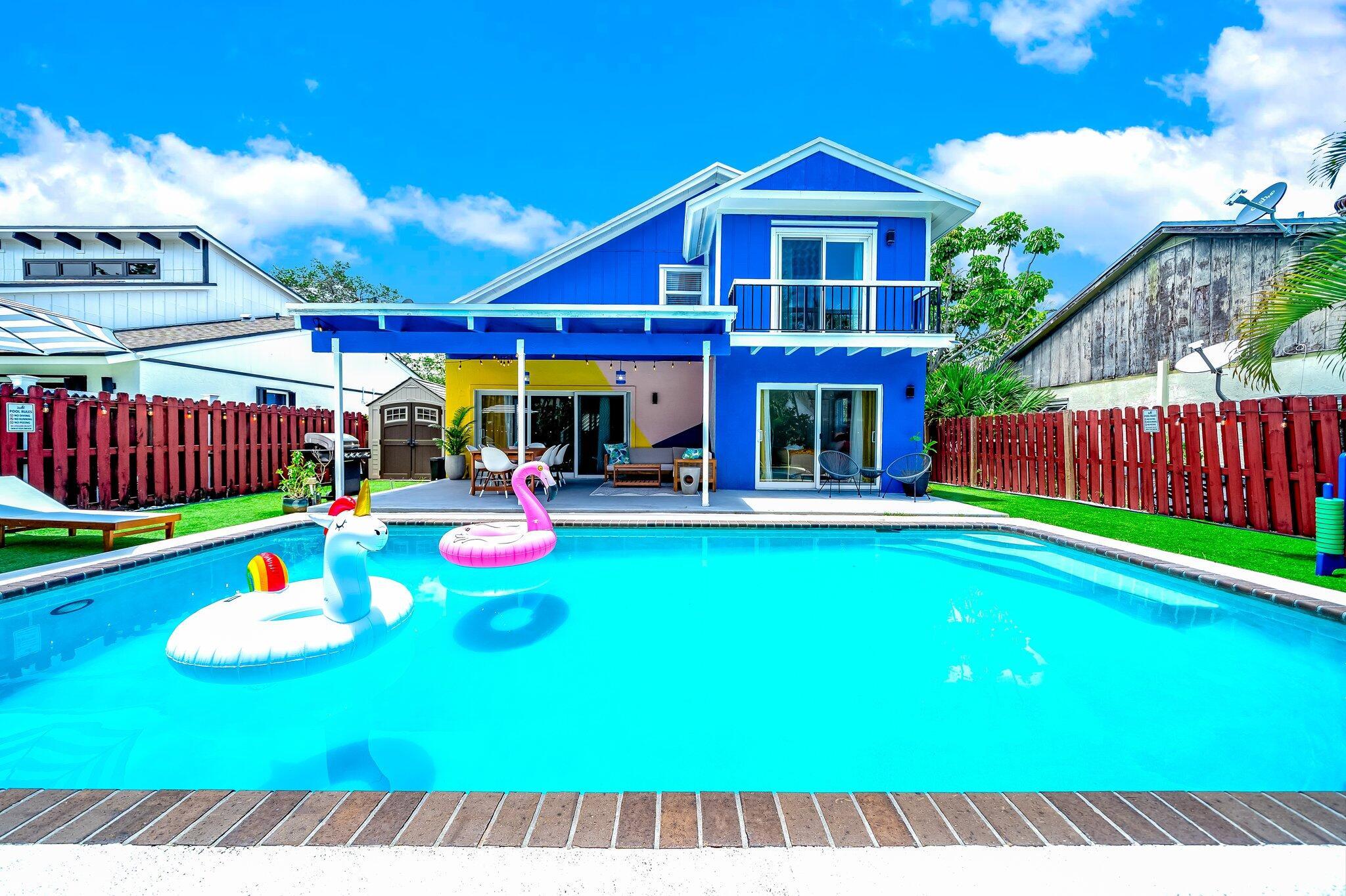 2470 Douglas Ave