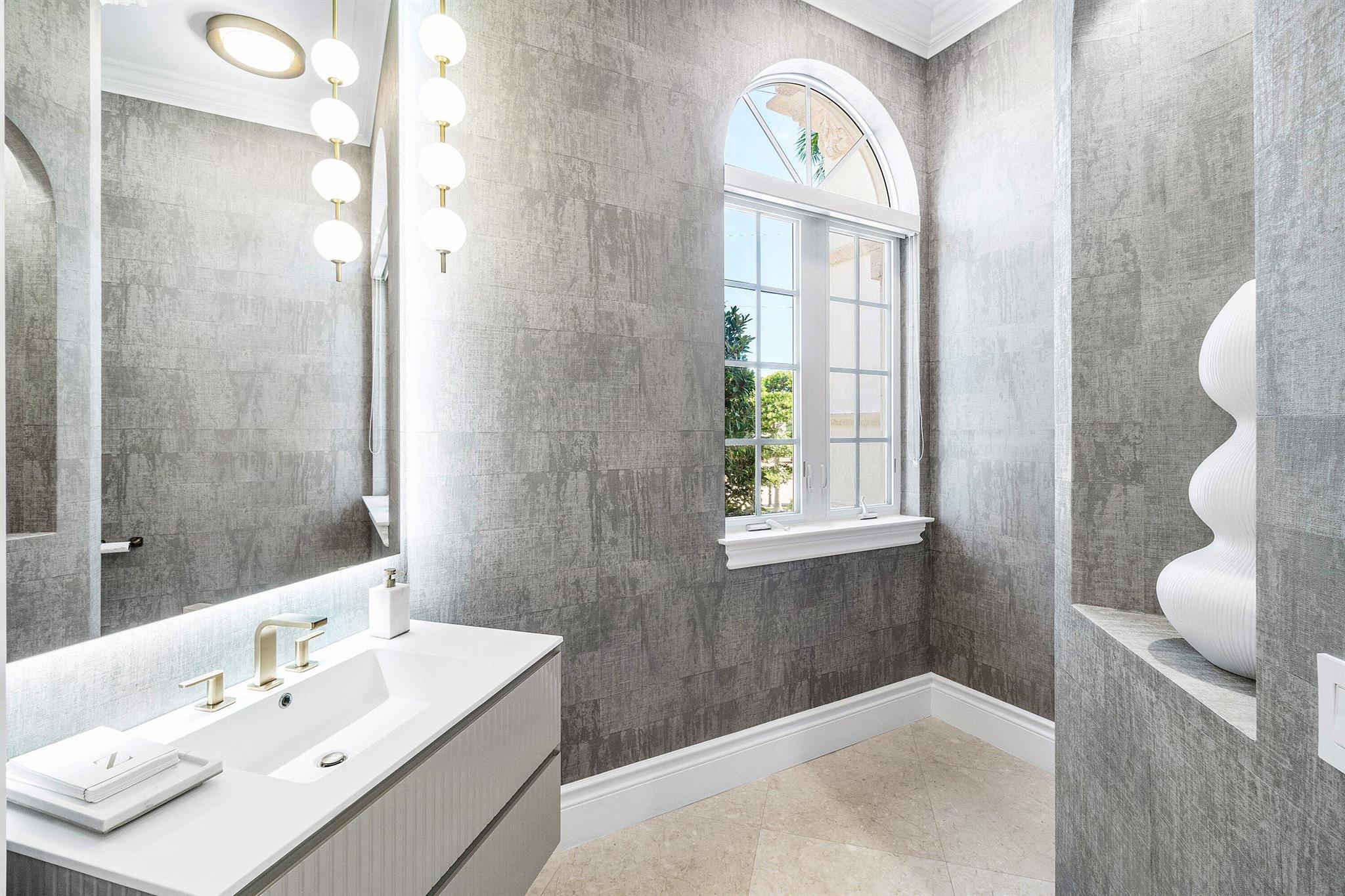 4216 Intracoastal Dr Highland Beach, FL 33487