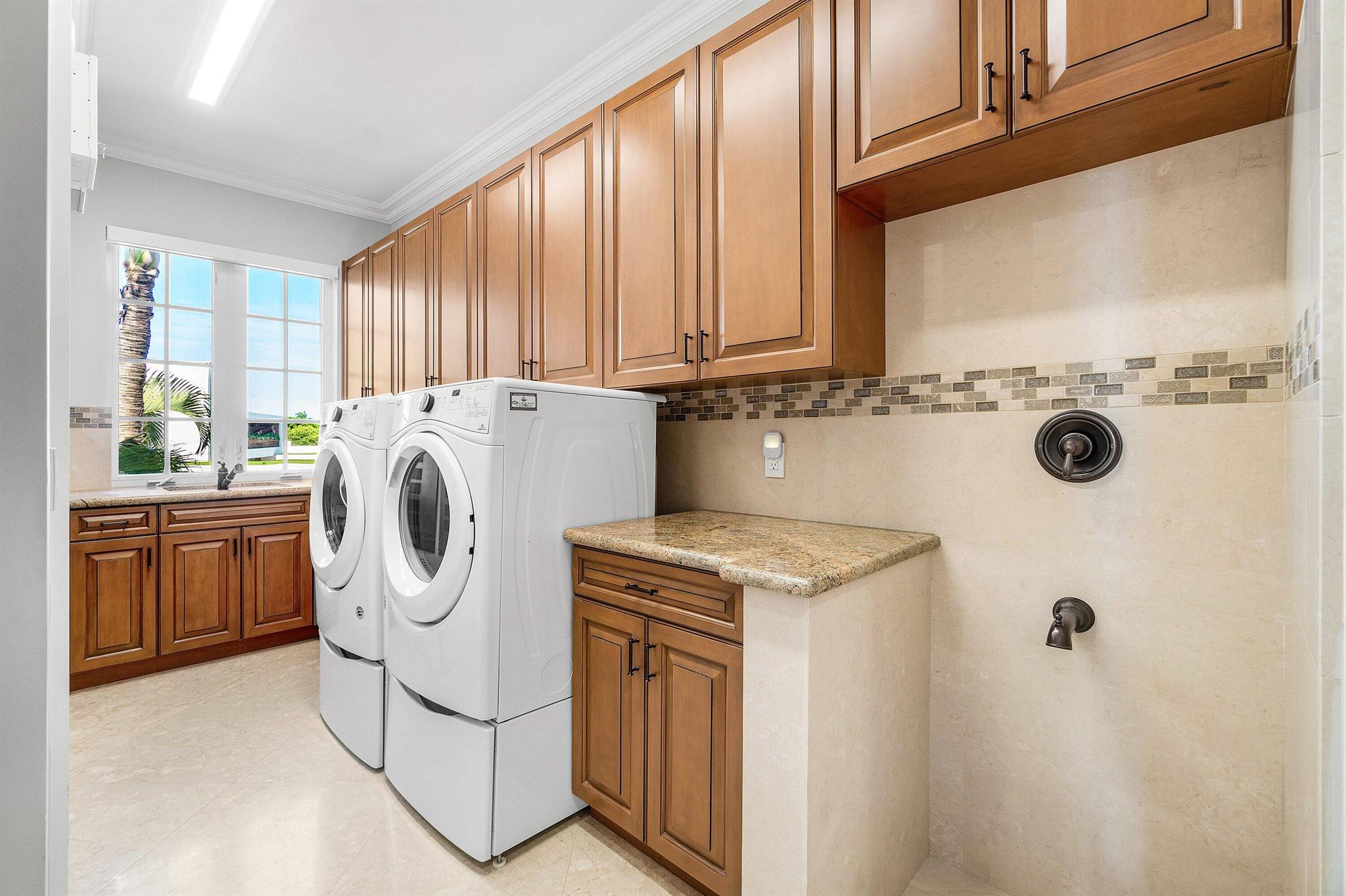 4216 Intracoastal Dr Highland Beach, FL 33487