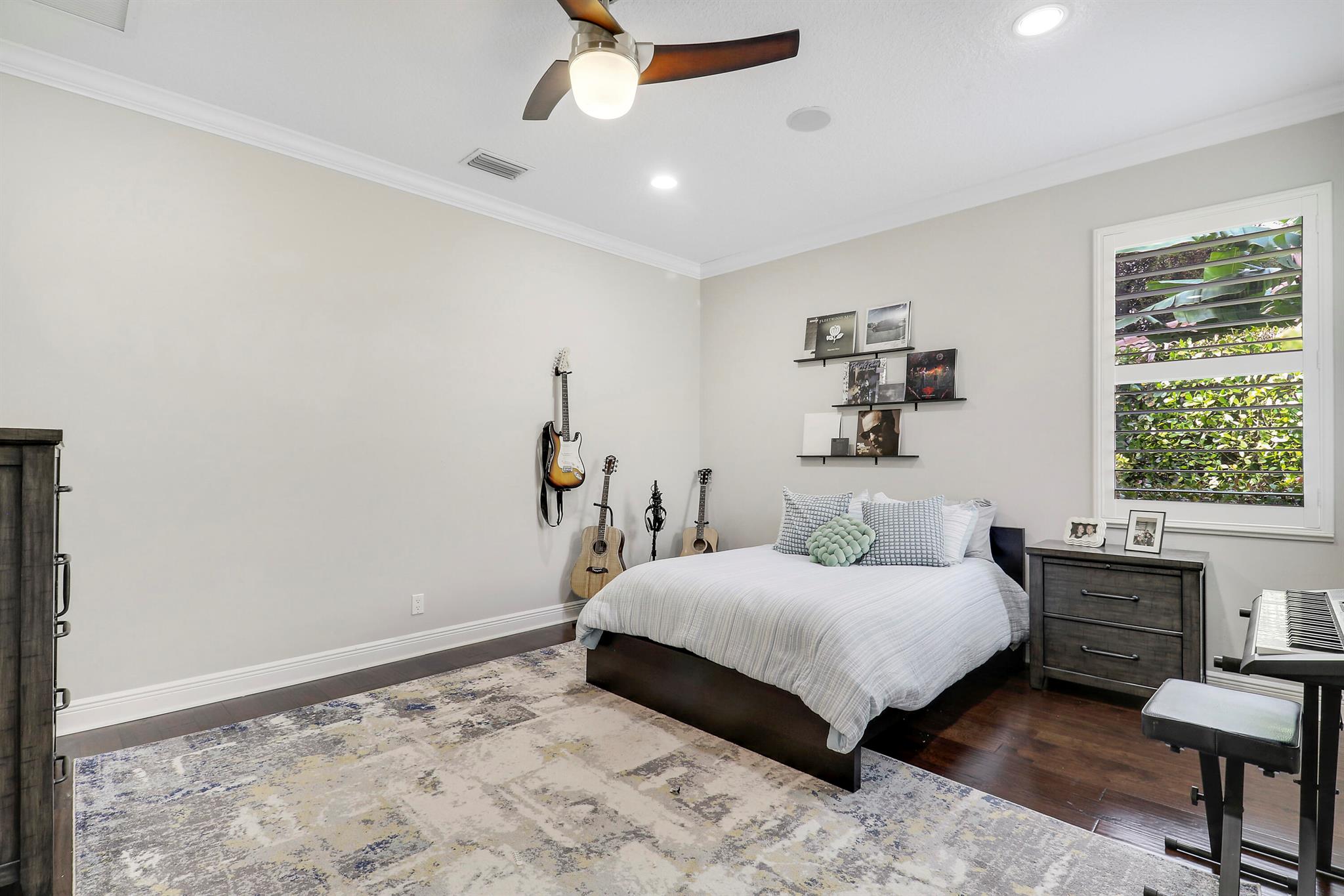 125 Mystic Ln Jupiter, FL 33458