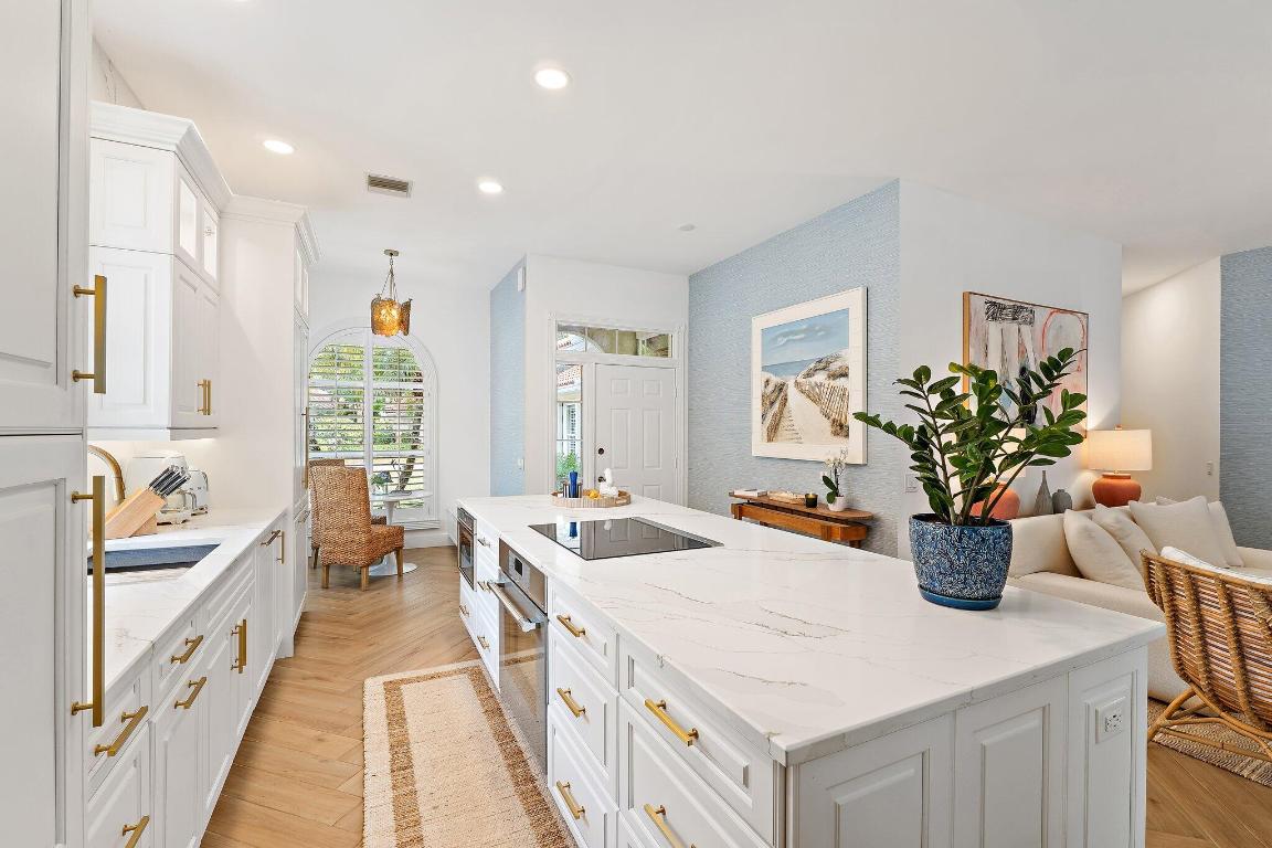 231 E Tall Oaks Cir Palm Beach Gardens, FL 33410