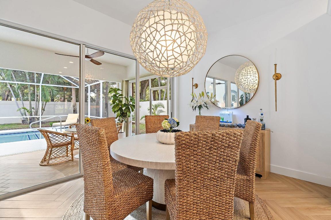 231 E Tall Oaks Cir Palm Beach Gardens, FL 33410