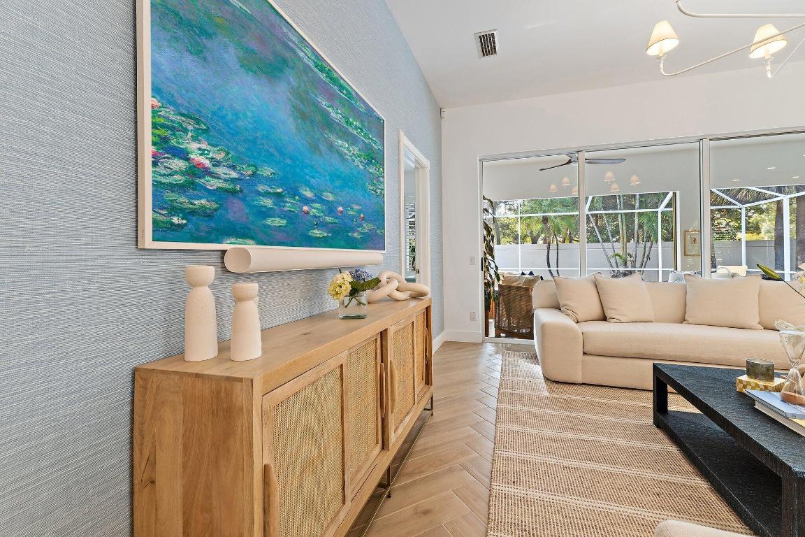 231 E Tall Oaks Cir Palm Beach Gardens, FL 33410