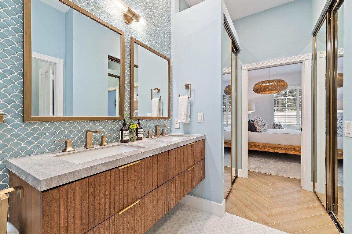 231 E Tall Oaks Cir Palm Beach Gardens, FL 33410