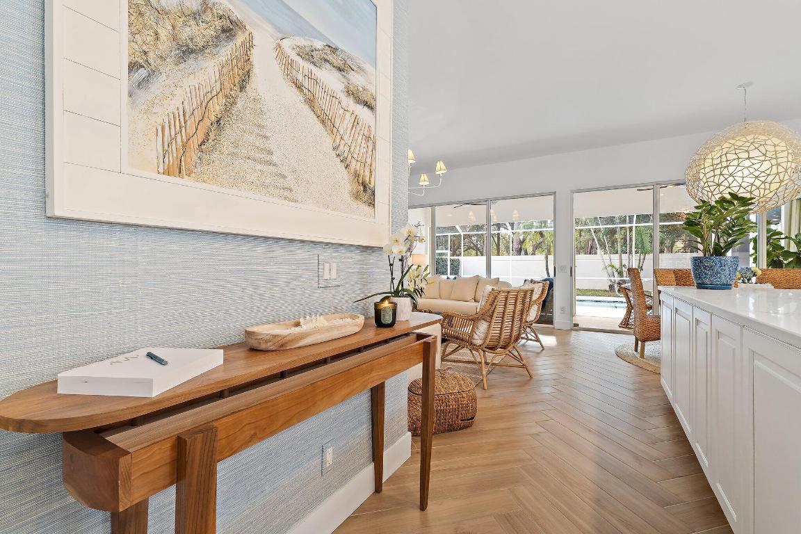 231 E Tall Oaks Cir Palm Beach Gardens, FL 33410