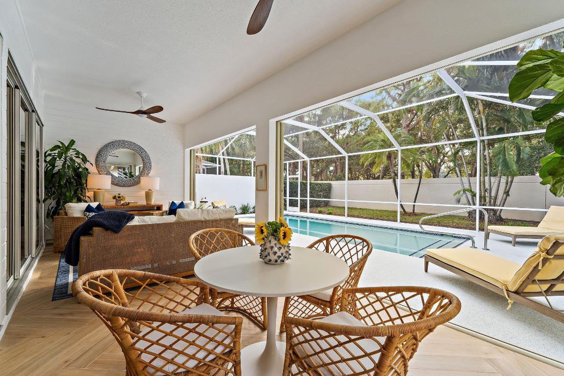 231 E Tall Oaks Cir Palm Beach Gardens, FL 33410