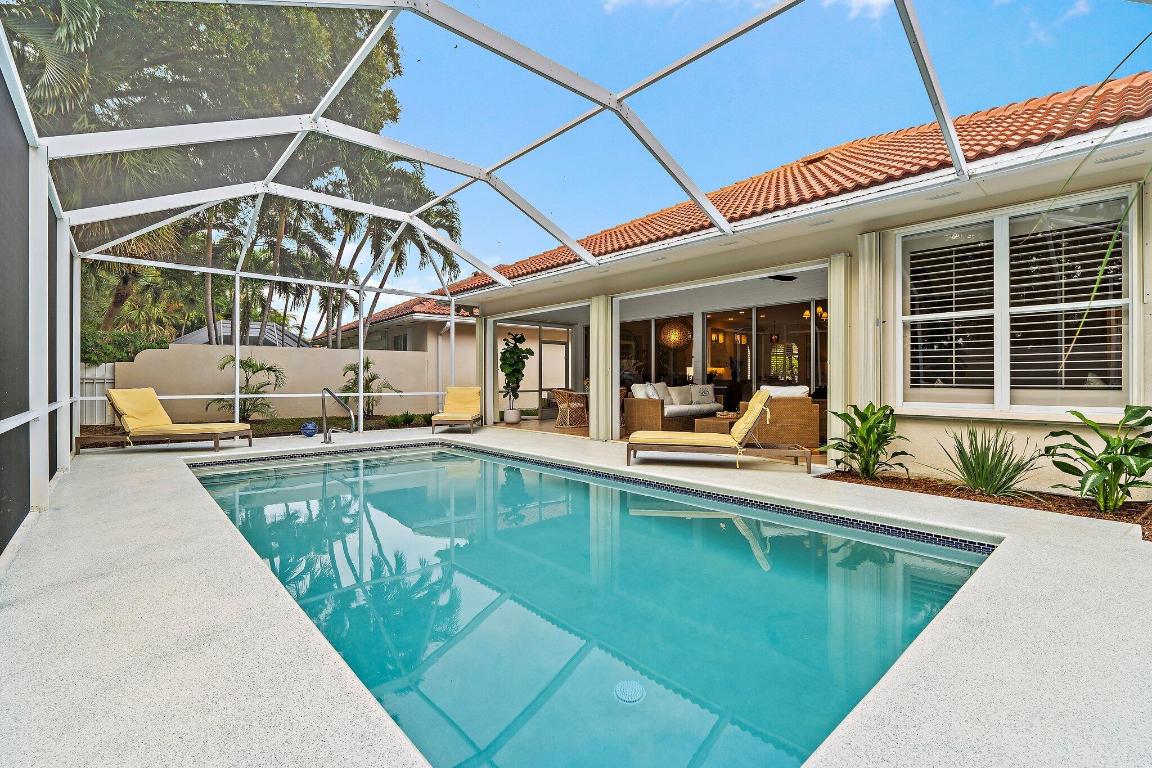 231 E Tall Oaks Cir Palm Beach Gardens, FL 33410