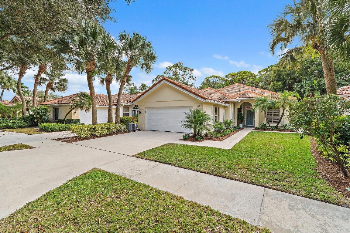 231 E Tall Oaks Cir Palm Beach Gardens, FL 33410