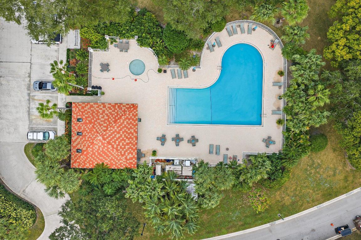 231 E Tall Oaks Cir Palm Beach Gardens, FL 33410