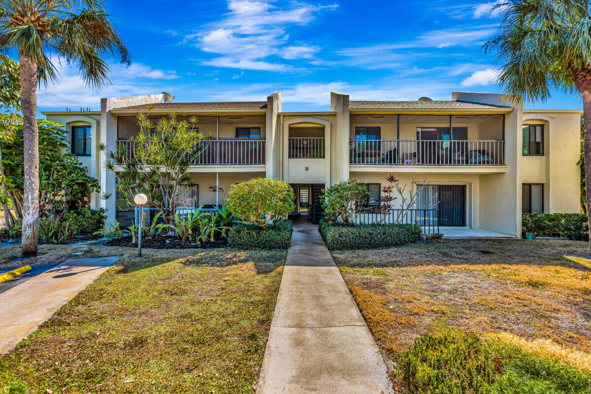 150 Pineview #B2 Jupiter, FL 33469