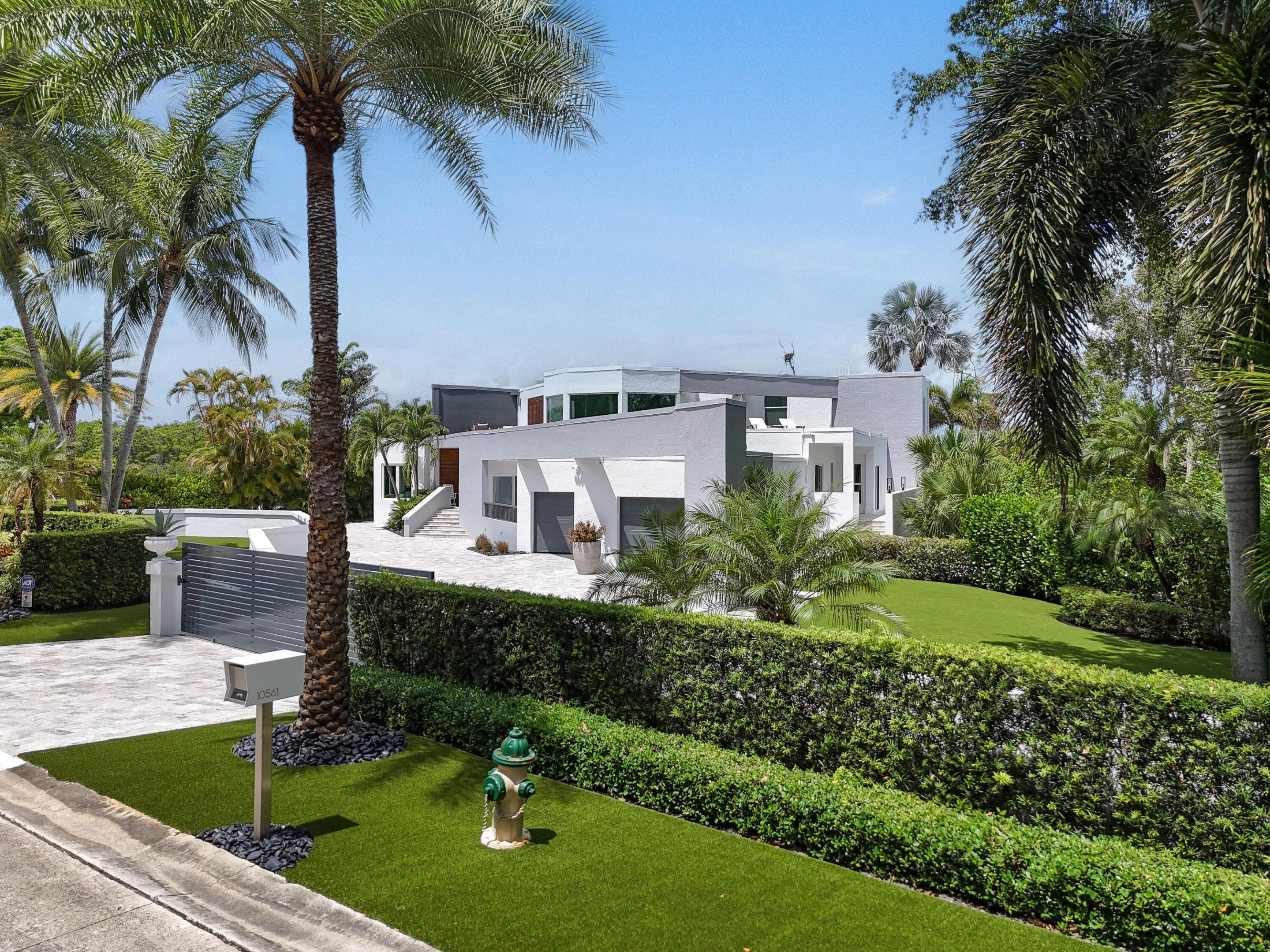 10561 SE Le Parc Jupiter, FL 33469