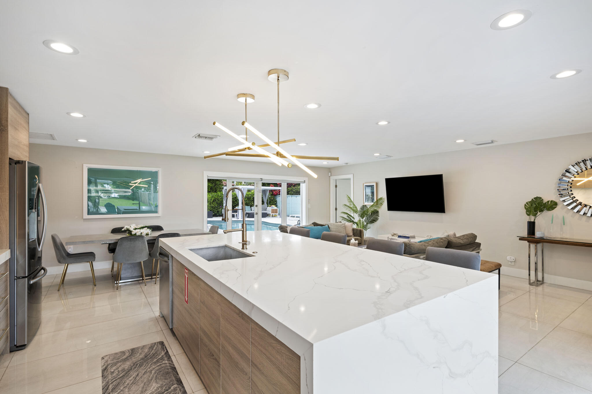 2112 NE 32nd Fort Lauderdale, FL 33305