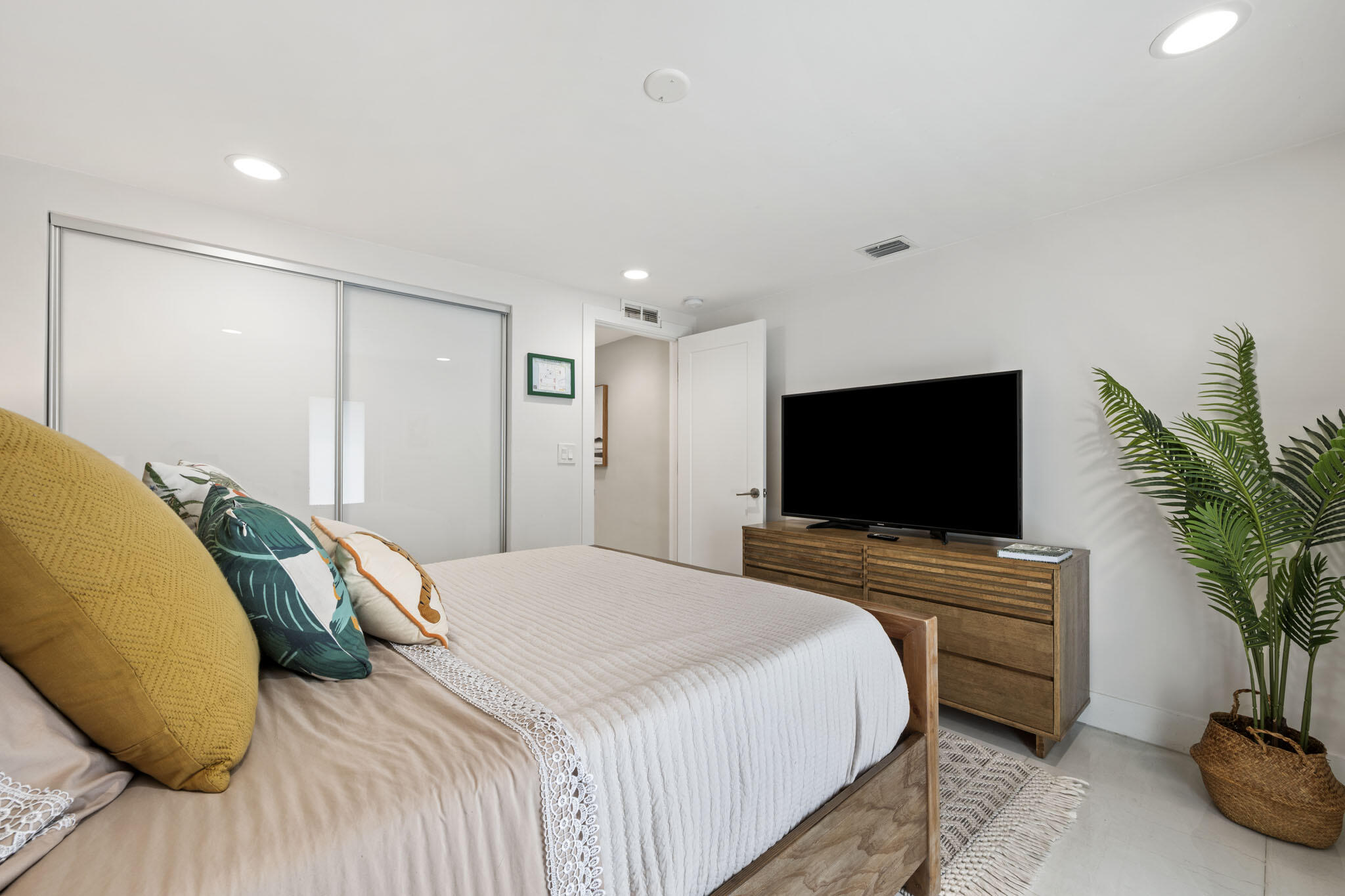 2112 NE 32nd Fort Lauderdale, FL 33305