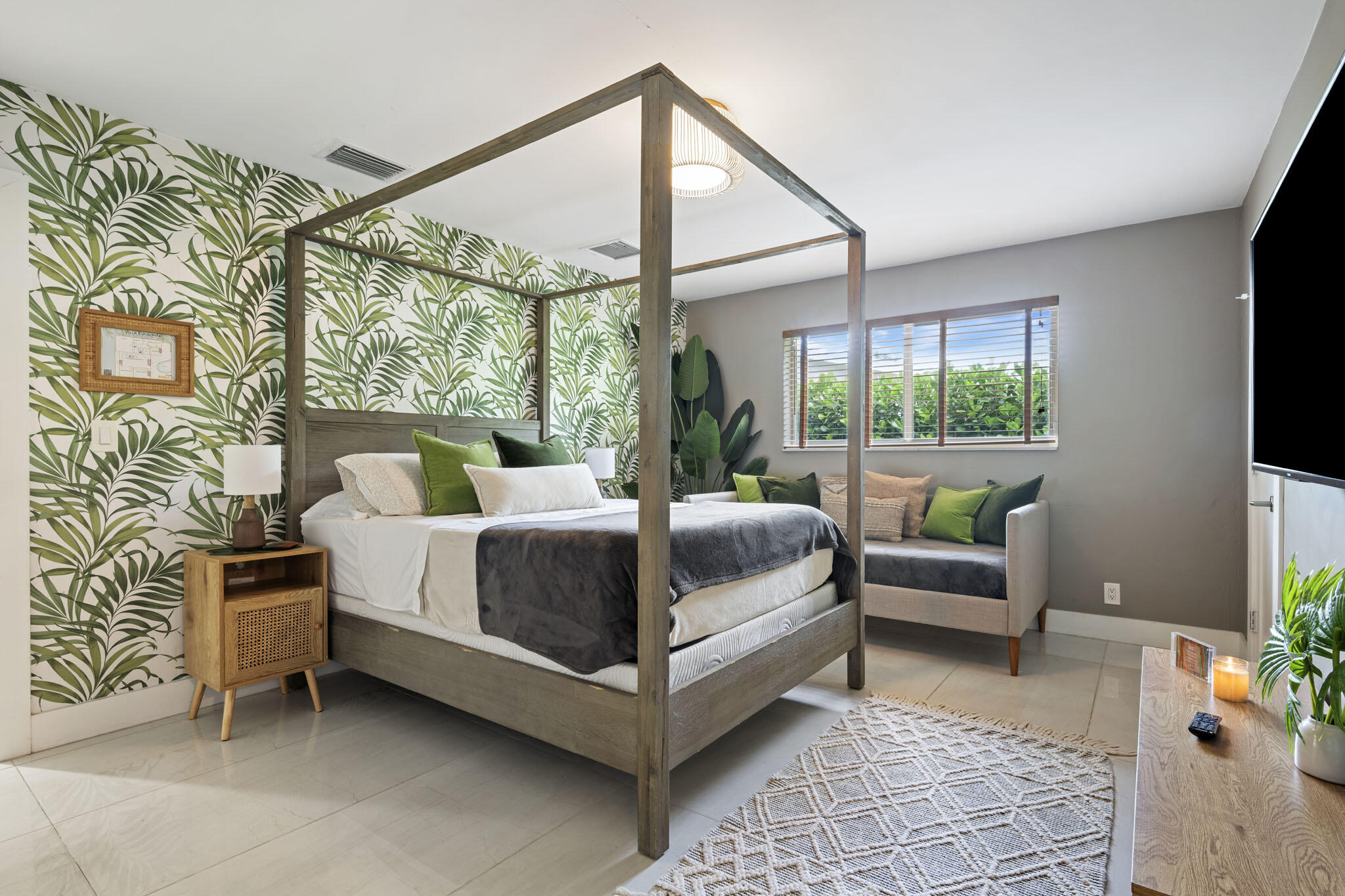 2112 NE 32nd Fort Lauderdale, FL 33305