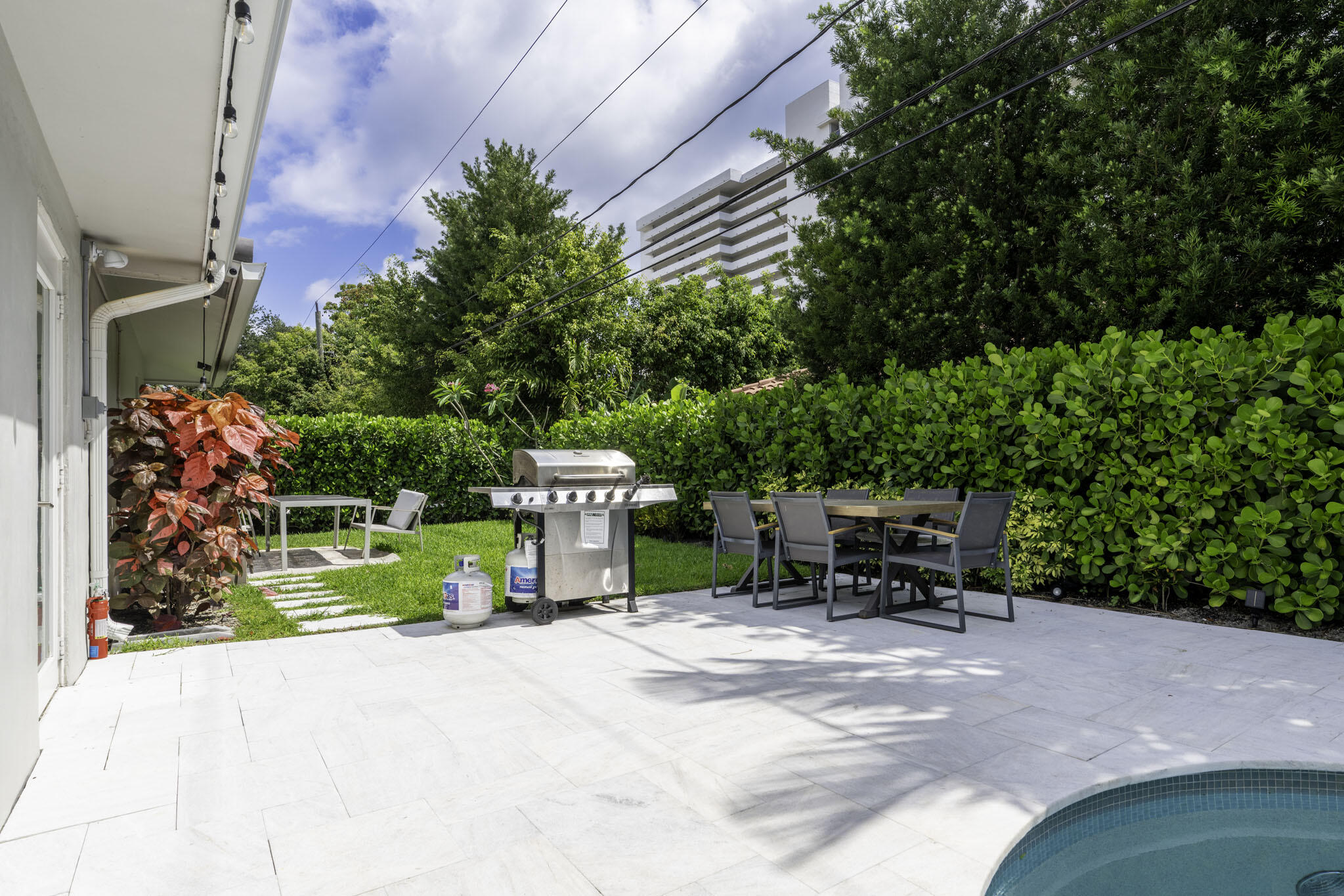 2112 NE 32nd Fort Lauderdale, FL 33305