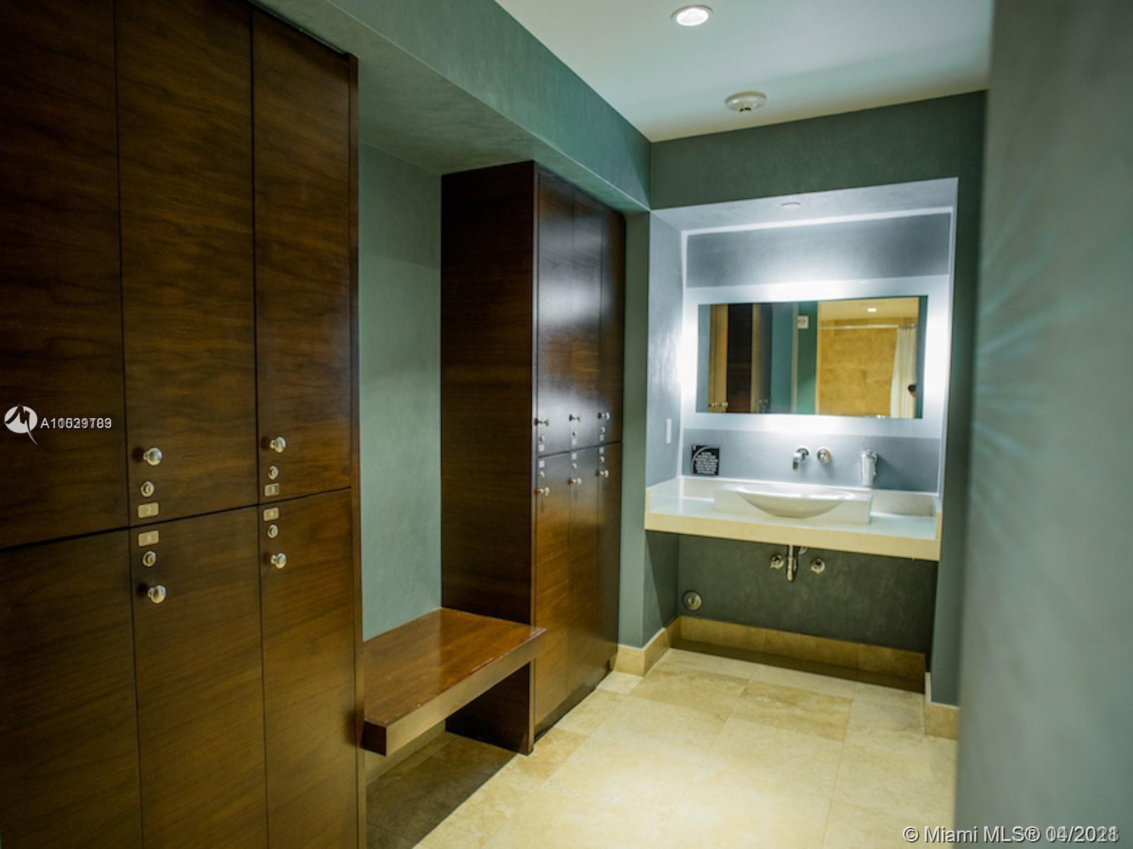 15811 Collins Ave #1401 Sunny Isles Beach, FL 33160