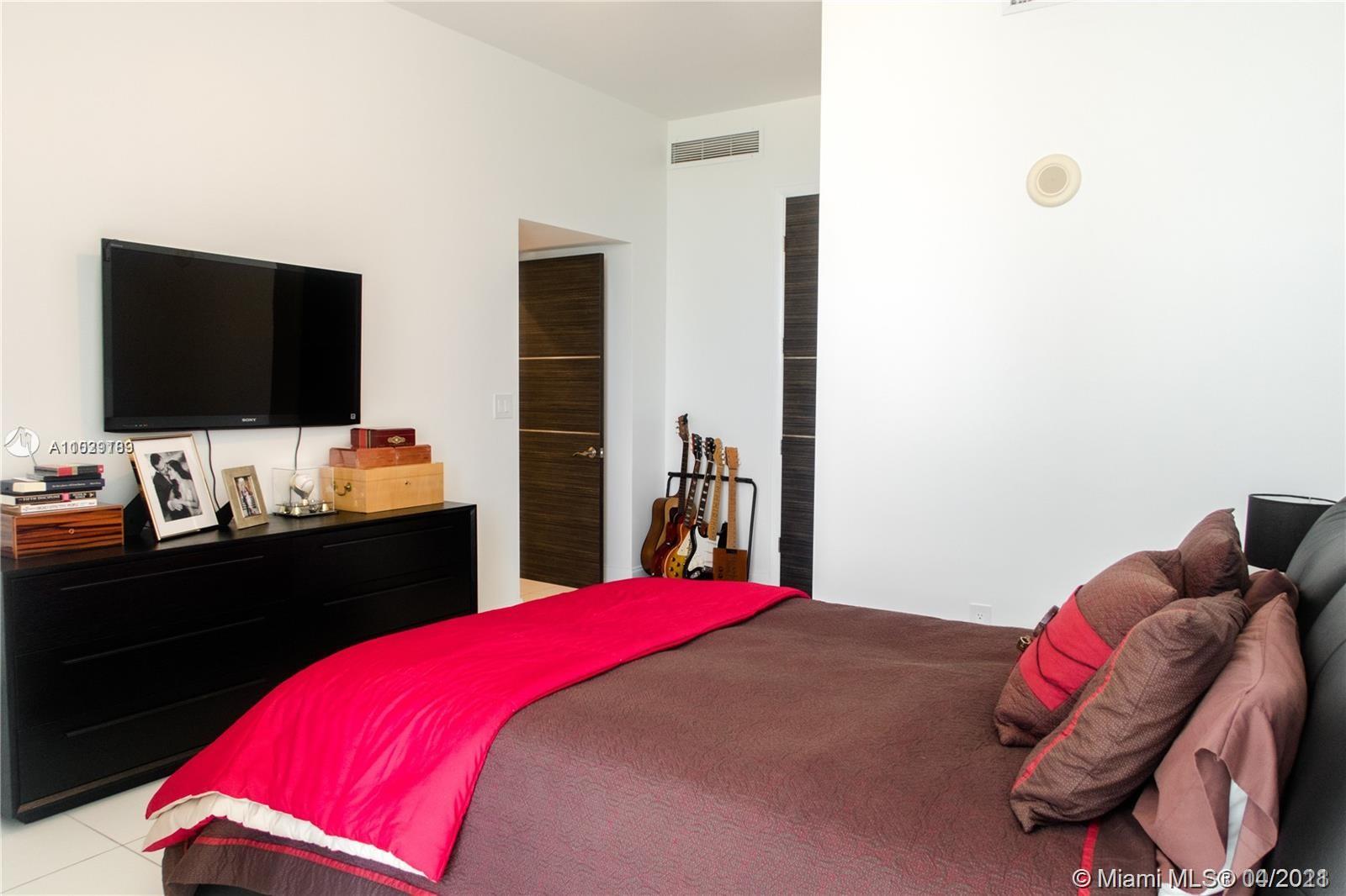 15811 Collins Ave #1401 Sunny Isles Beach, FL 33160