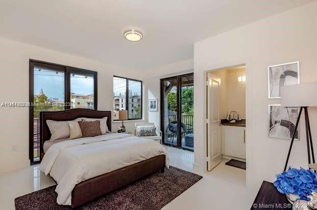 image AMALFI IN THE GABLES COND1