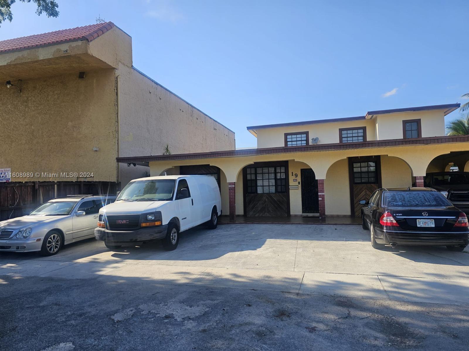 19 E 45th St,Hialeah, FL 33013
