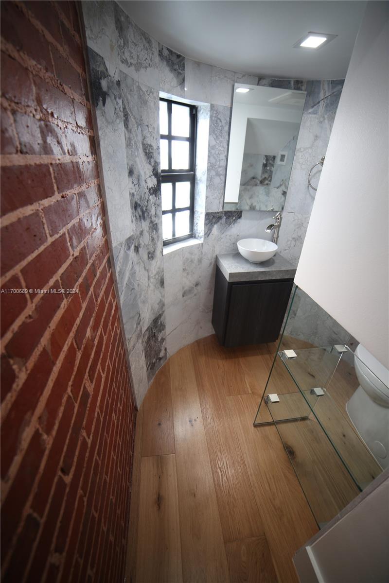 1345 Hollywood Blvd Hollywood, FL 33019