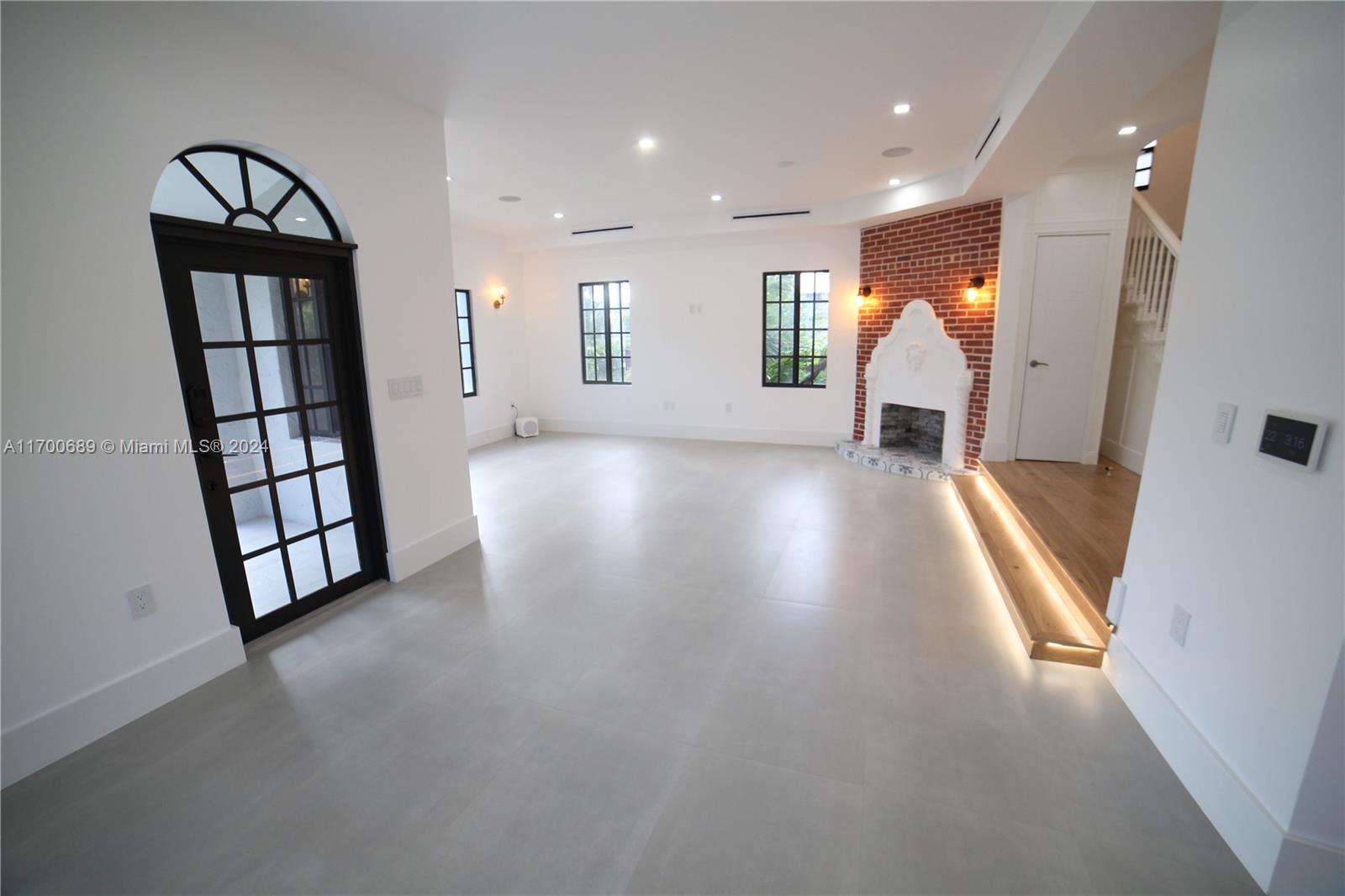 1345 Hollywood Blvd Hollywood, FL 33019