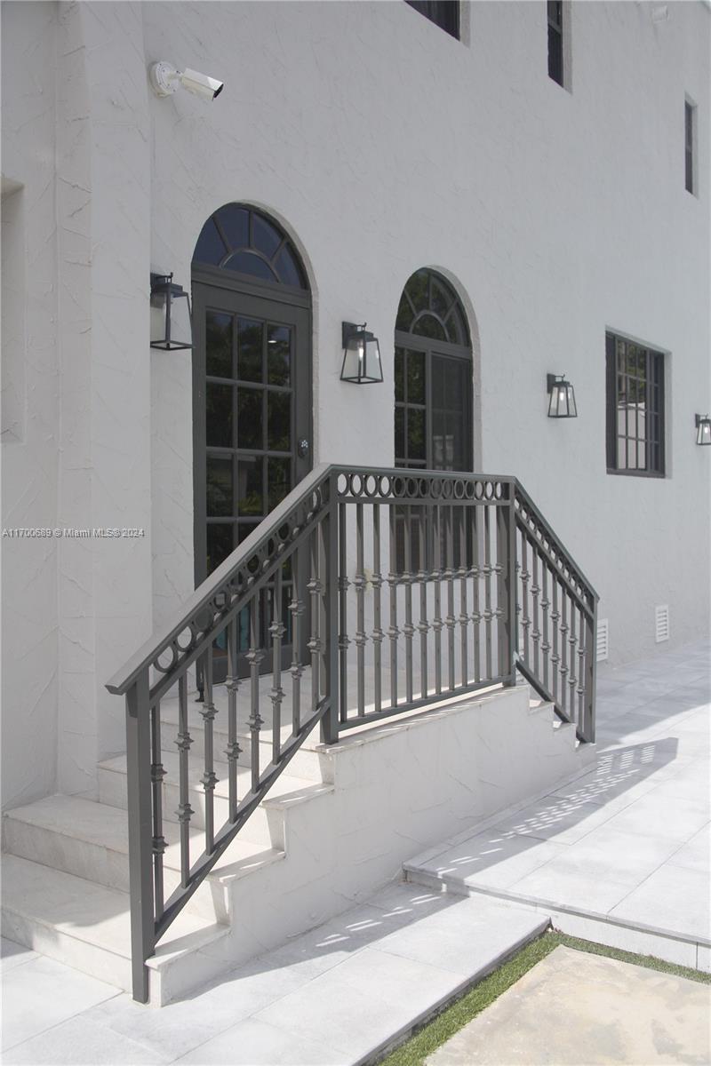 1345 Hollywood Blvd Hollywood, FL 33019