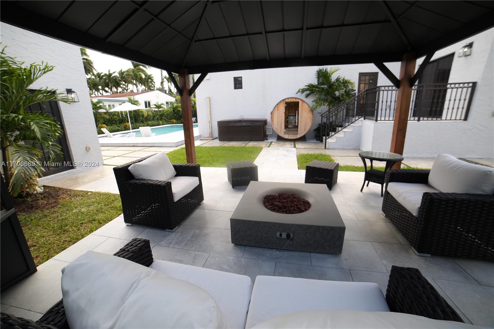 1345 Hollywood Blvd Hollywood, FL 33019