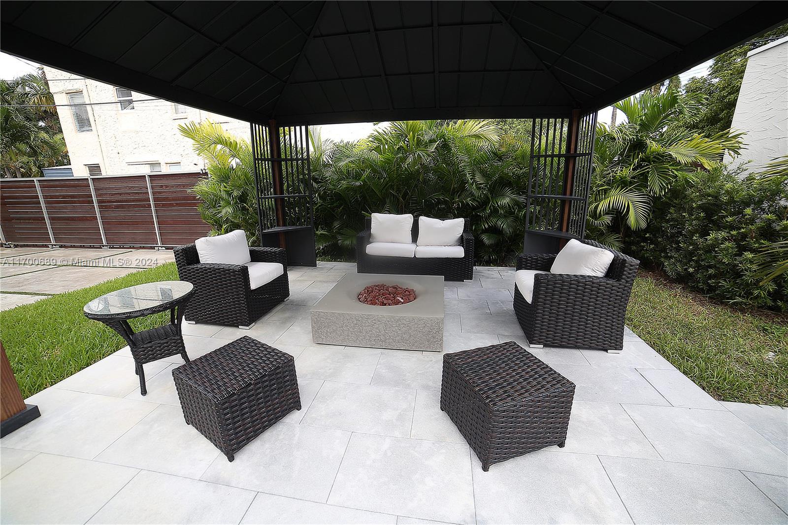 1345 Hollywood Blvd Hollywood, FL 33019