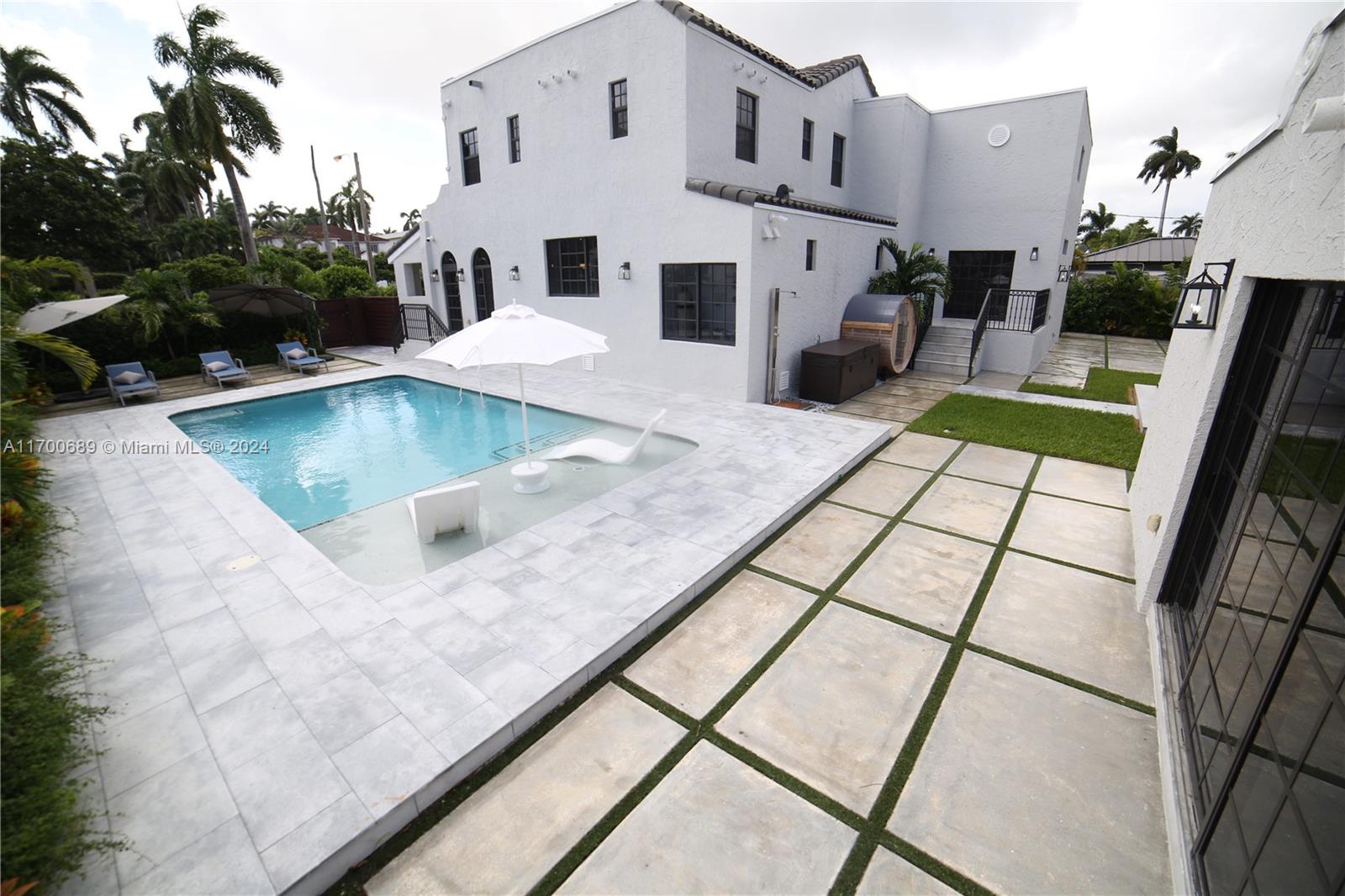 1345 Hollywood Blvd Hollywood, FL 33019