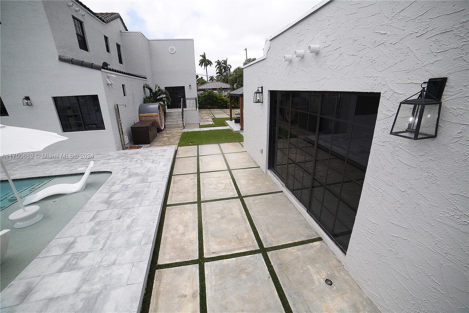 1345 Hollywood Blvd Hollywood, FL 33019