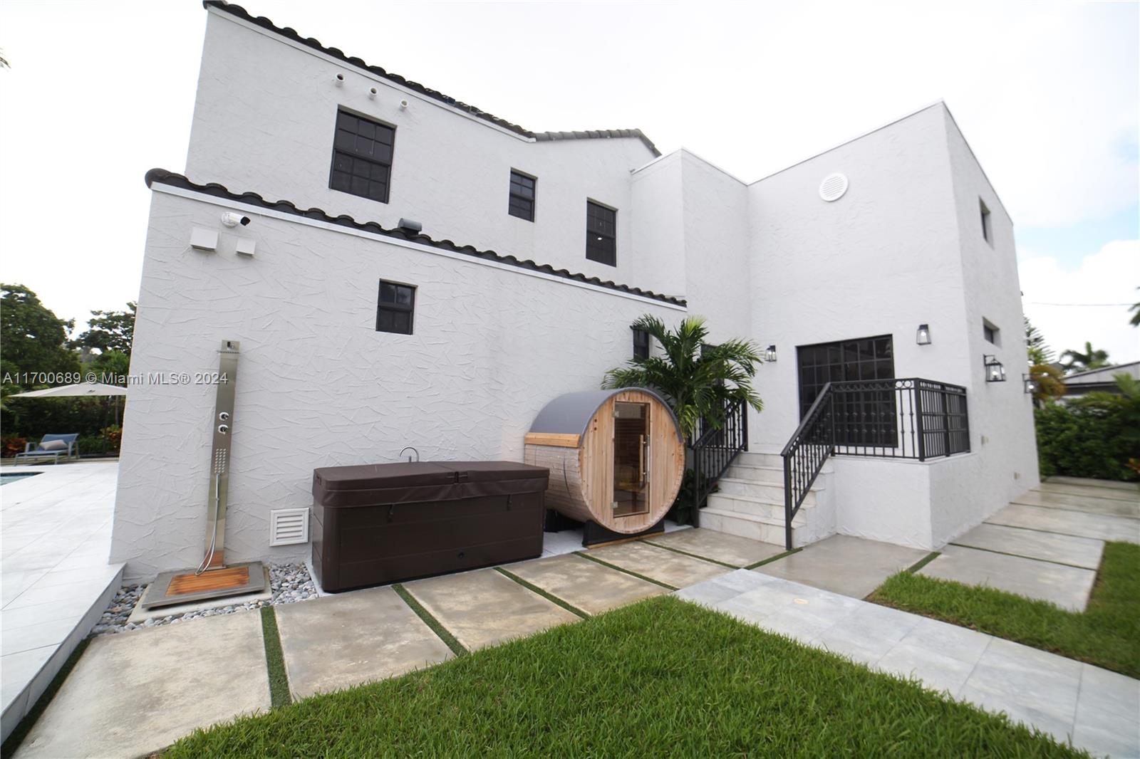 1345 Hollywood Blvd Hollywood, FL 33019