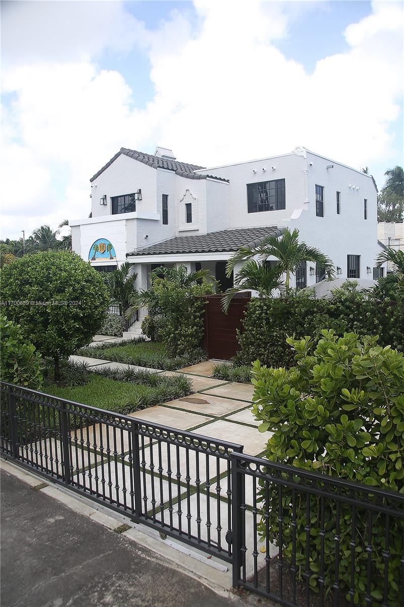 1345 Hollywood Blvd Hollywood, FL 33019