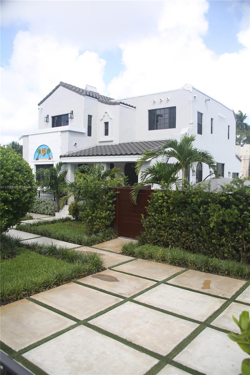 1345 Hollywood Blvd Hollywood, FL 33019