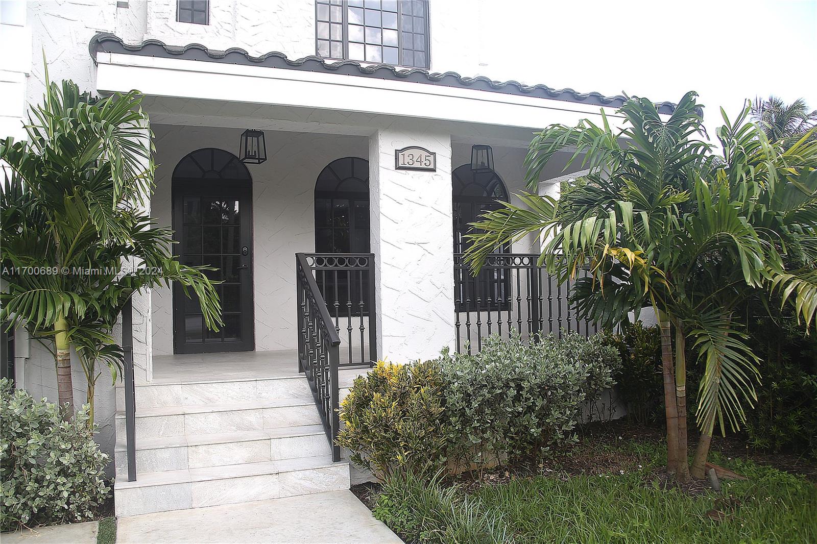 1345 Hollywood Blvd Hollywood, FL 33019