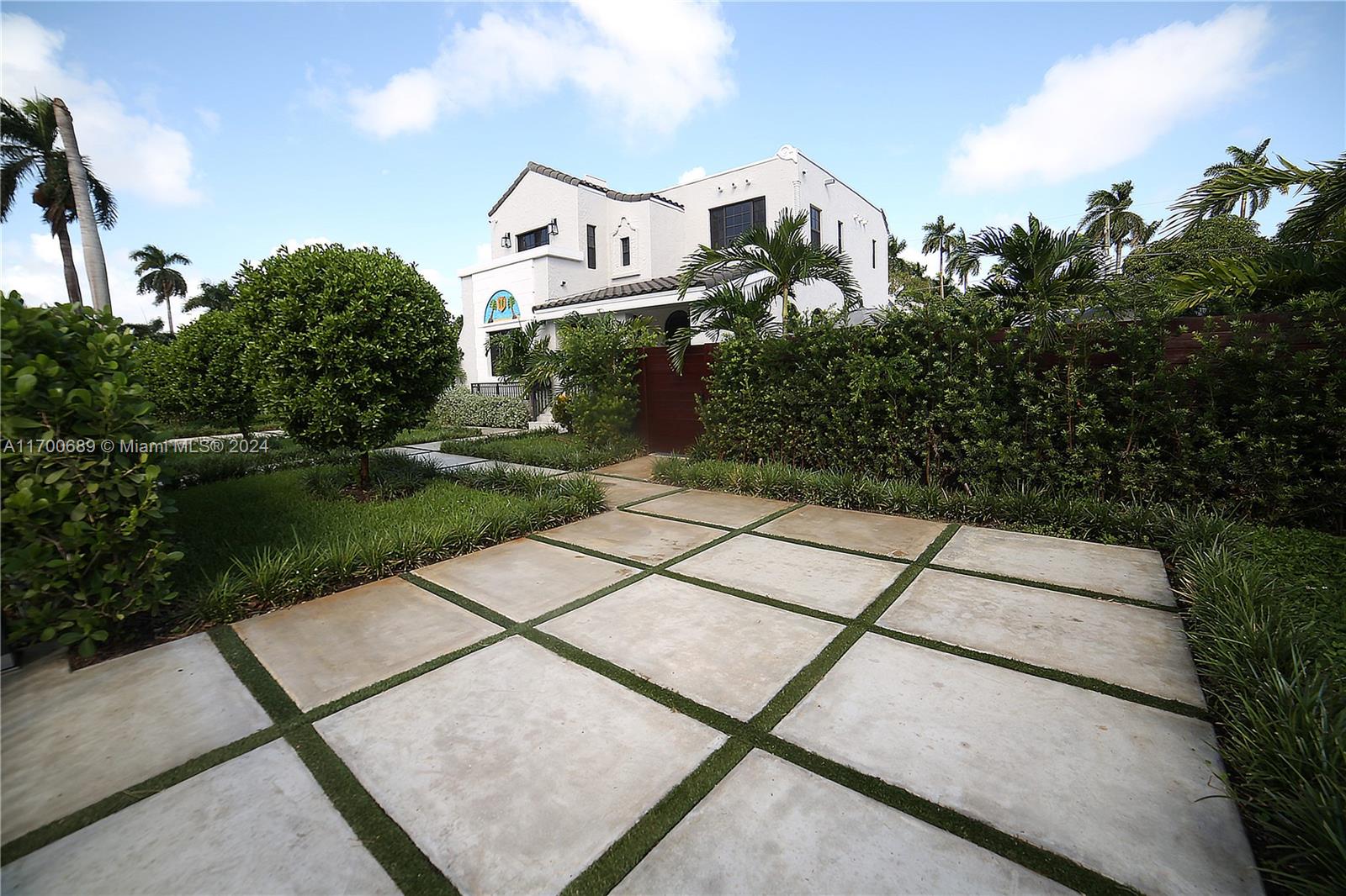 1345 Hollywood Blvd Hollywood, FL 33019