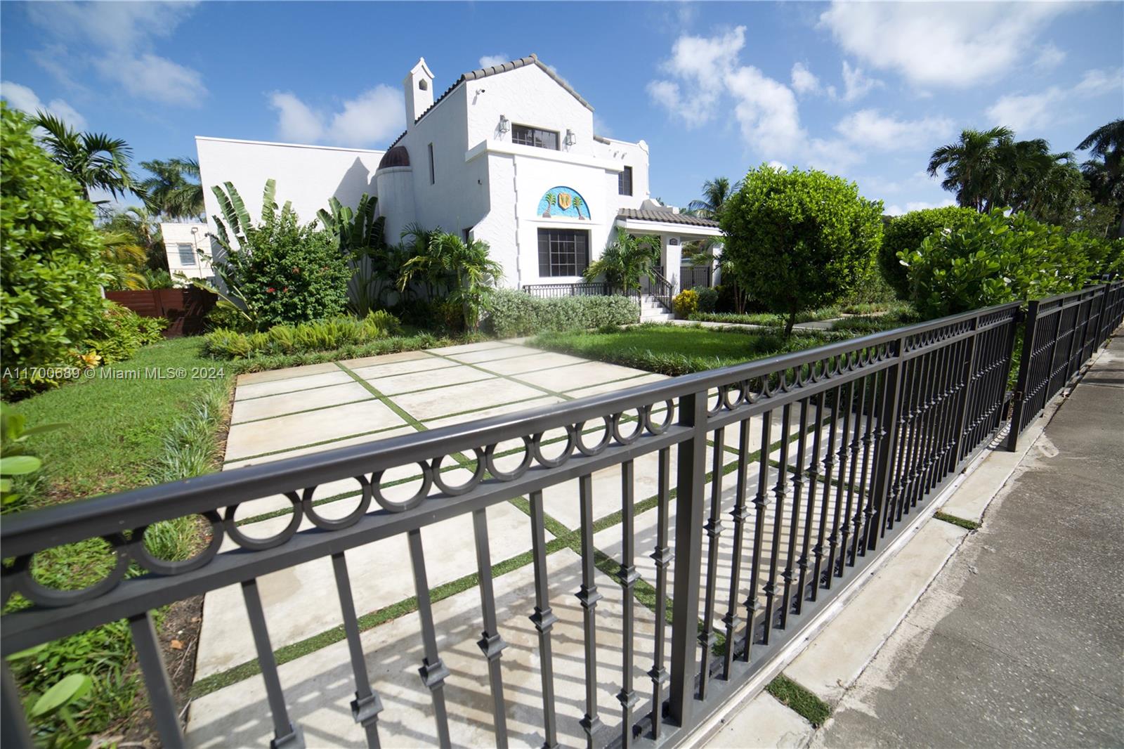 1345 Hollywood Blvd Hollywood, FL 33019