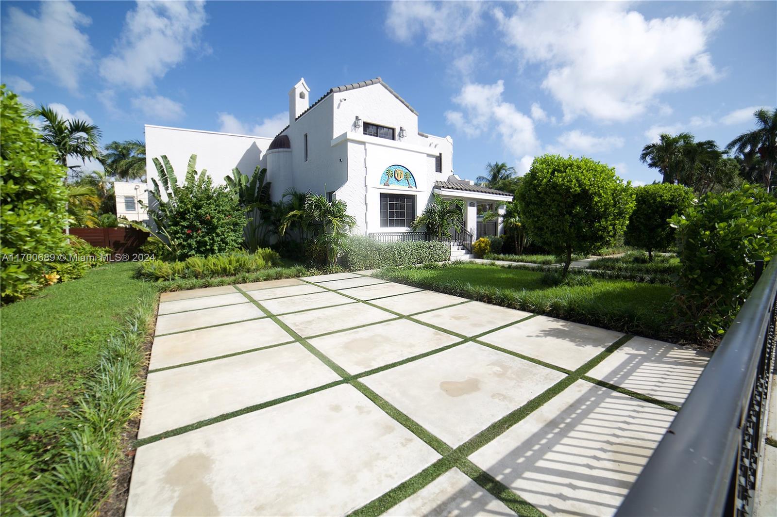 1345 Hollywood Blvd Hollywood, FL 33019