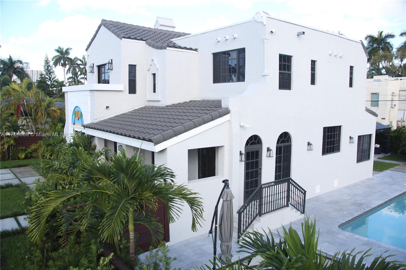 1345 Hollywood Blvd Hollywood, FL 33019