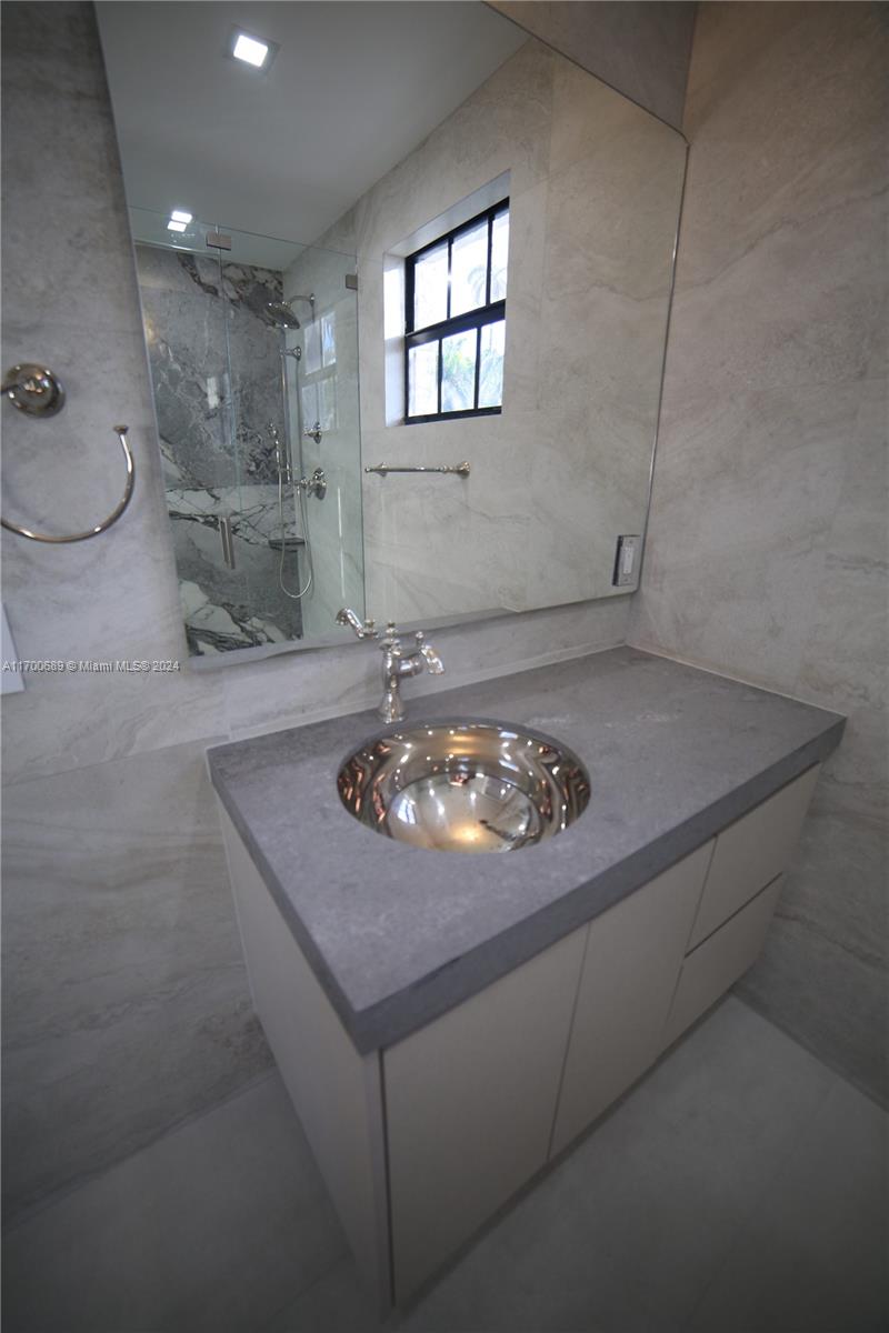 1345 Hollywood Blvd Hollywood, FL 33019